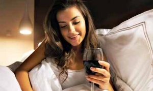 Вино преди лягане може и да помага за отслабване